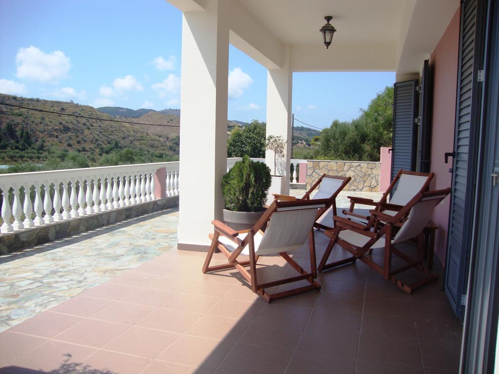 Villa Athinais Lixouri Habitación foto